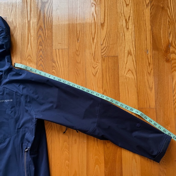 Patagonia Blue Raincoat with Hood and Technical Fabric - Picture 8 of 12